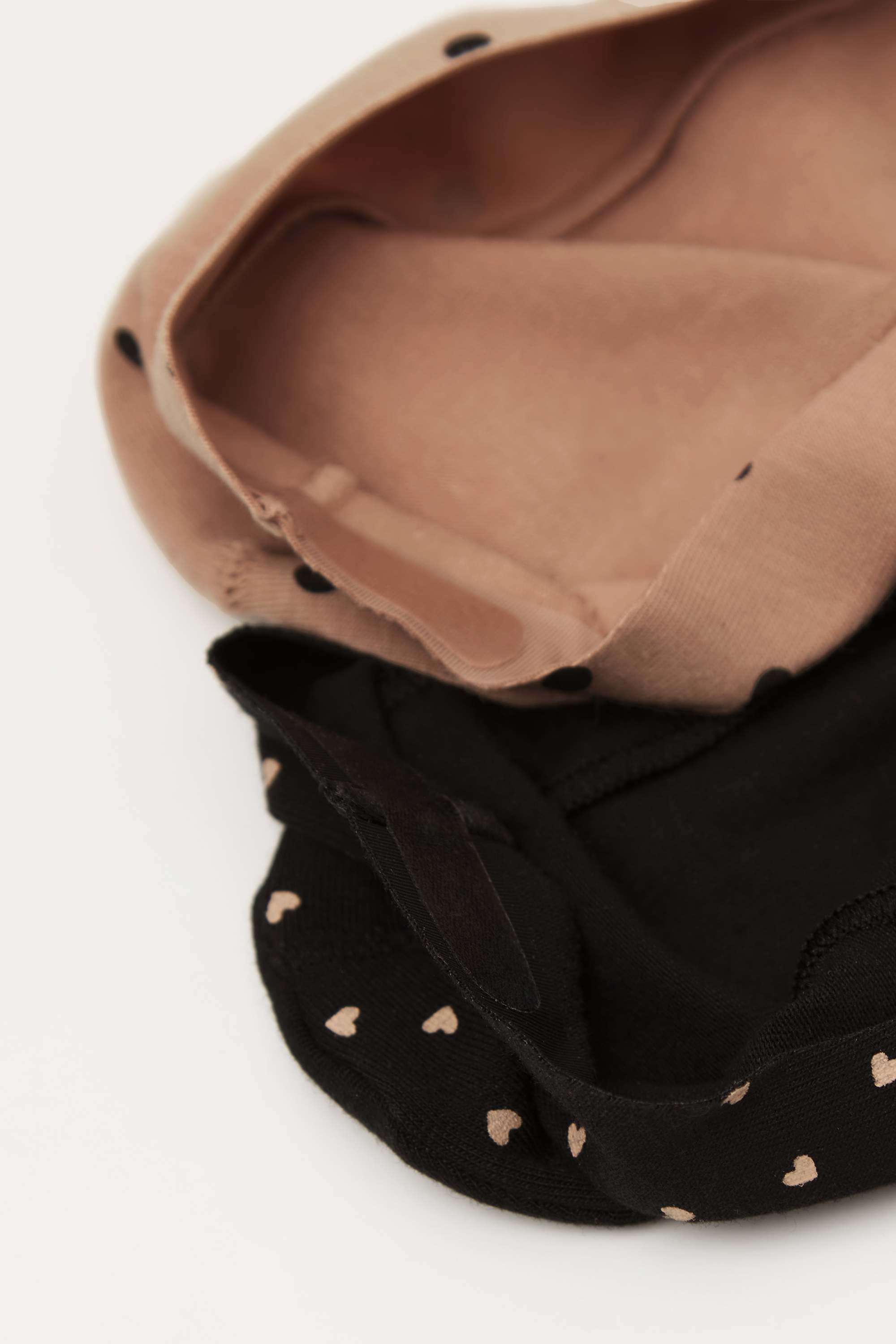 2 Pairs of Women's Laser Cut Cotton No-Show Socks