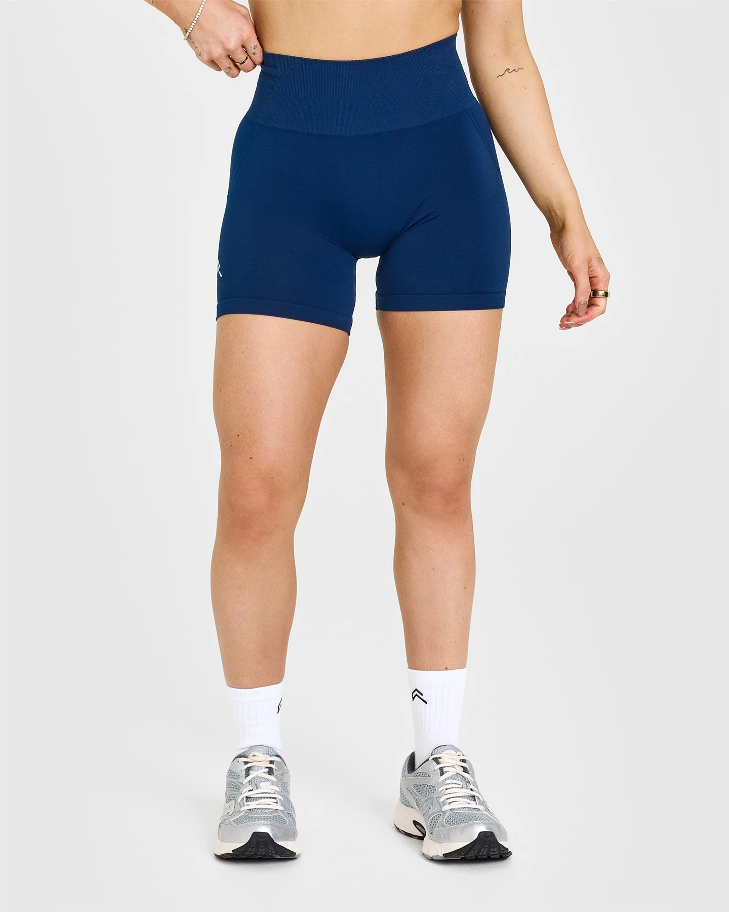 EffortlessLift™ Seamless Shorts with White Logo | Midnight