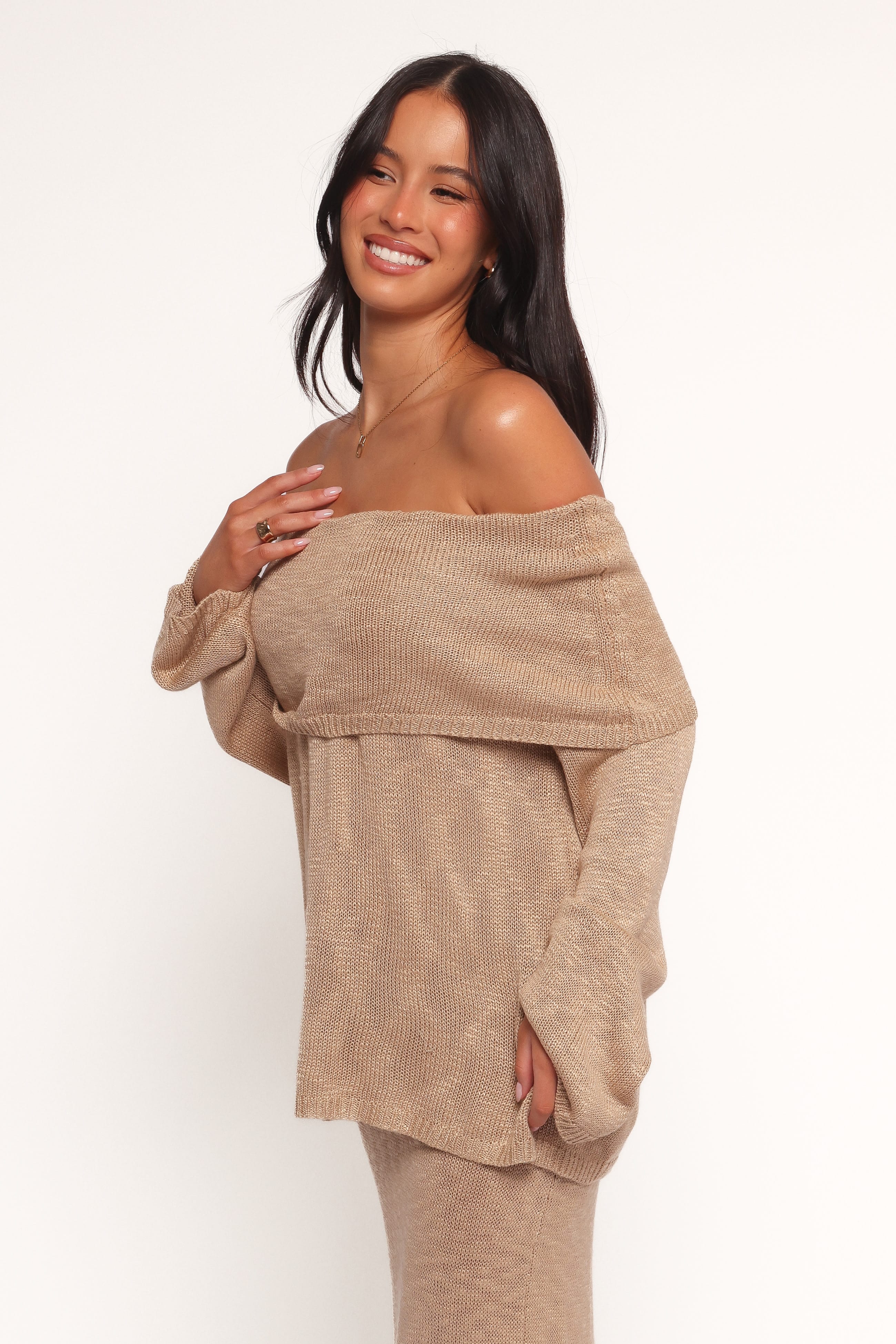 Indya Off Shoulder Top - Mocha