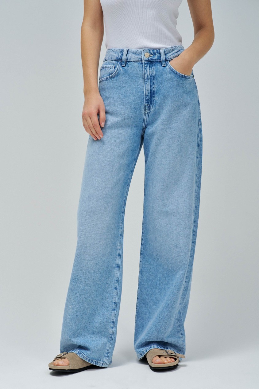 WIDE LEG JEANS