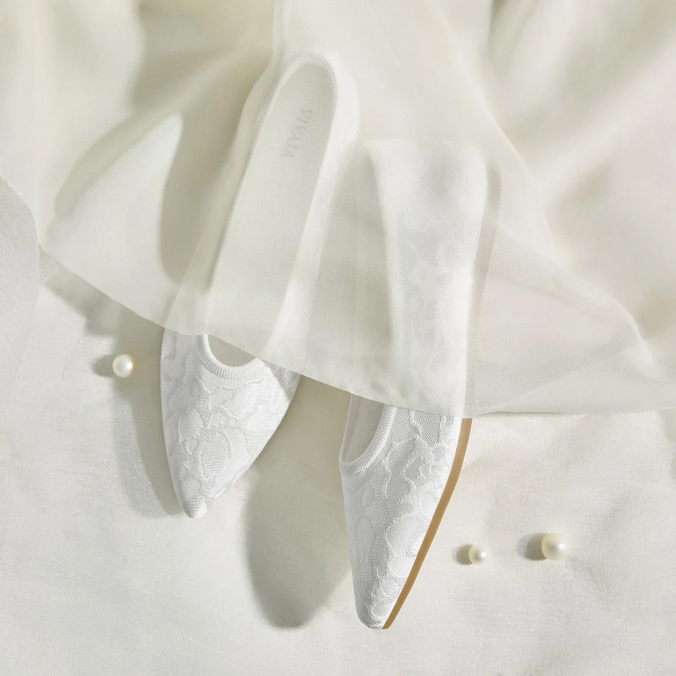 Pointed-Toe Lace Reborn™ Flats (Aria 5°)