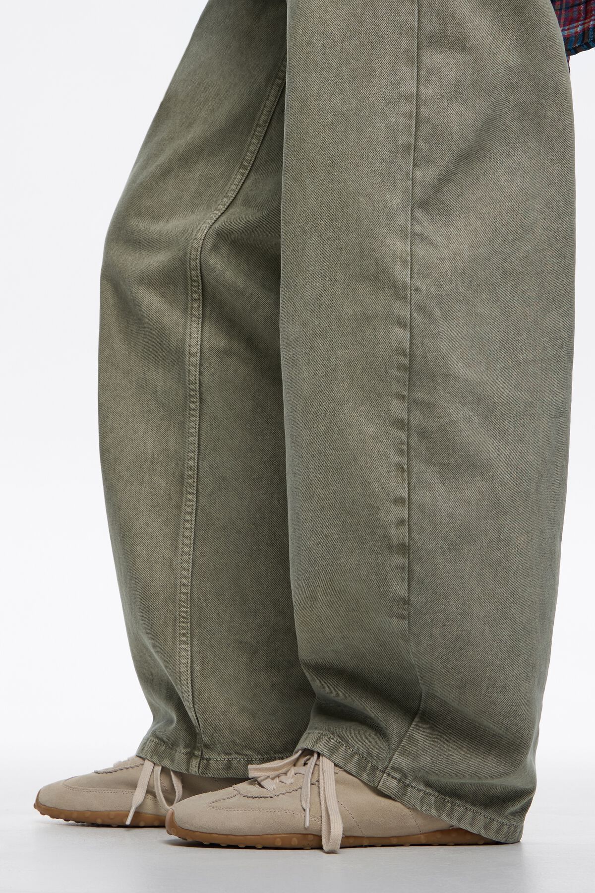 Dark beige suede 13 29 sneaker