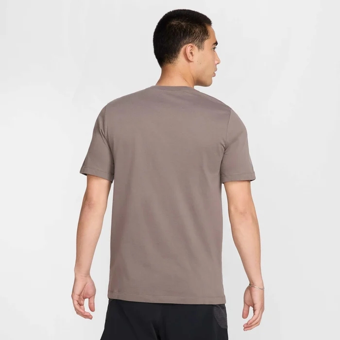 Nike Dri-FIT Trail Logo Tee Men - cave stone/black FQ3914-289