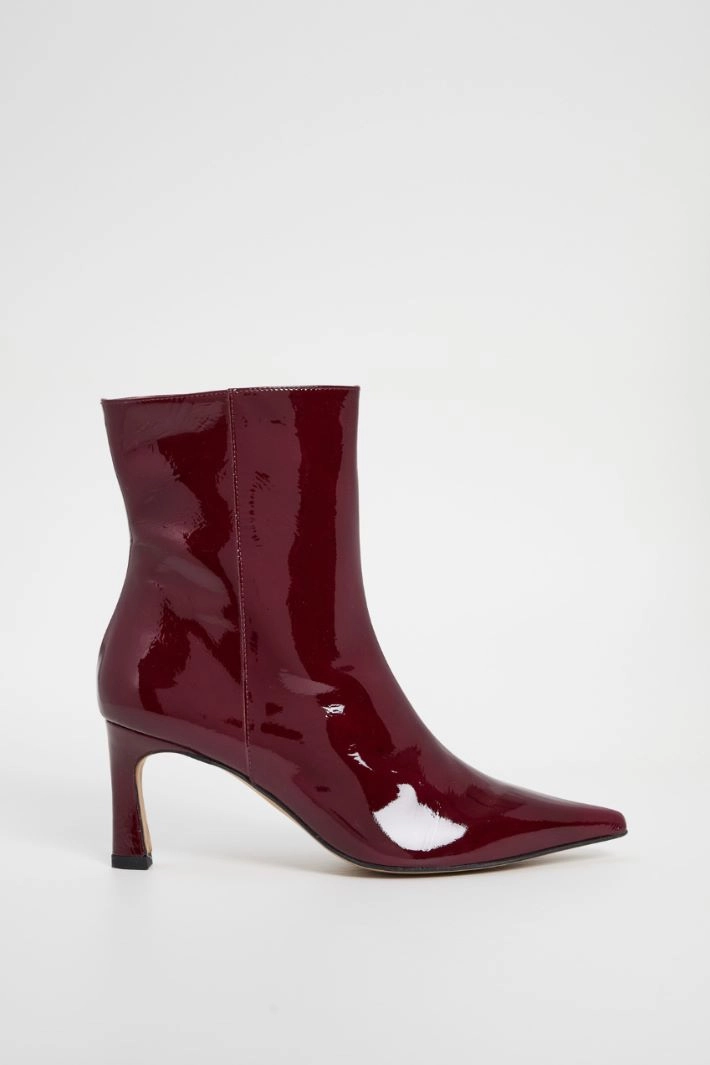 Patent leather ankle boots - BORDEAUX