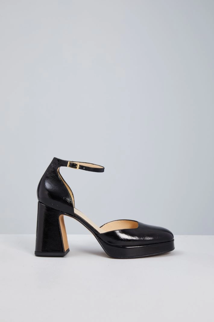Block heel shoes - BLACK