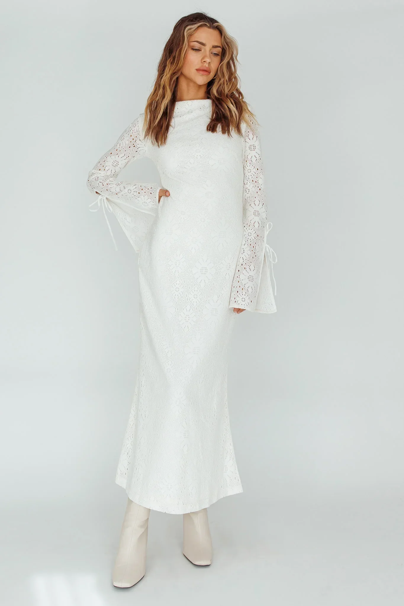 Kalia Long Sleeve Lace Midi Dress Cream