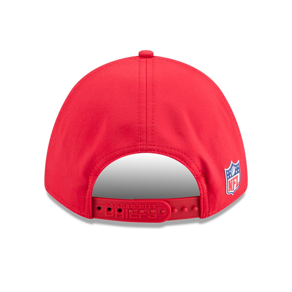 Kansas City Chiefs 2025 NFL On-Field Sideline 9FORTY M-Crown Cap Red