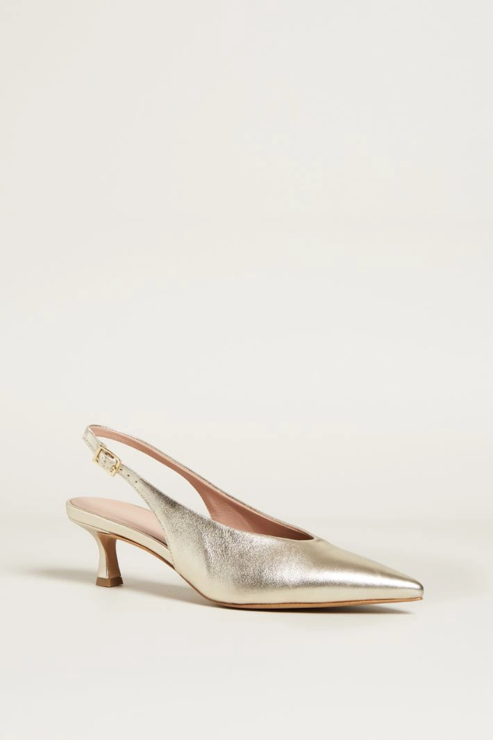 Laminated leather slingbacks - GOLD