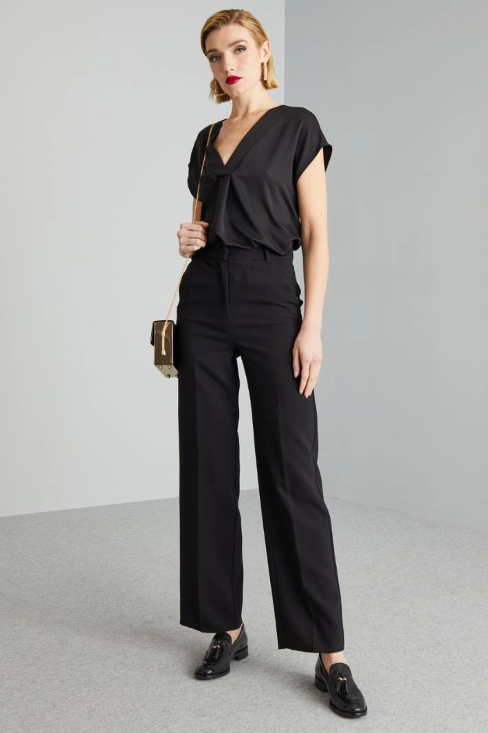 Blouse with flat pleat - BLACK