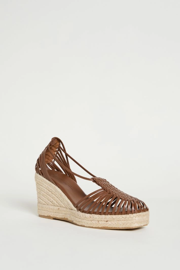 Woven leather sandals - BROWN