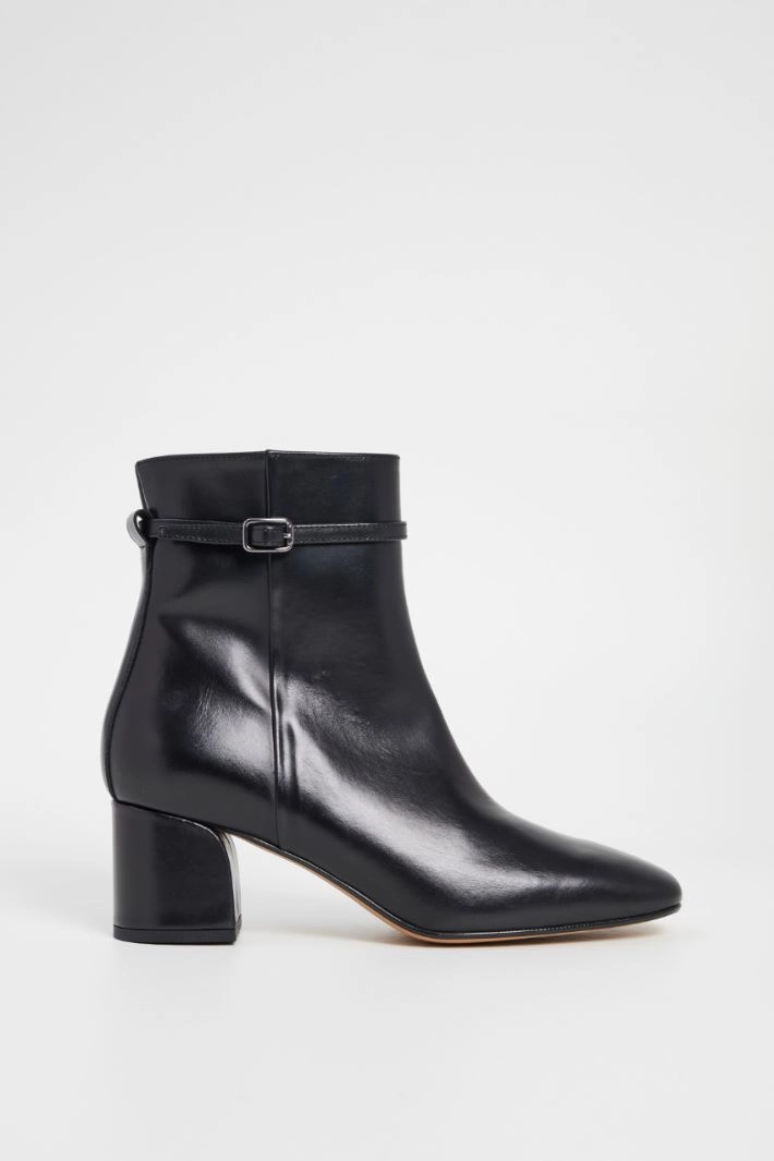 Heeled ankle boots - BLACK