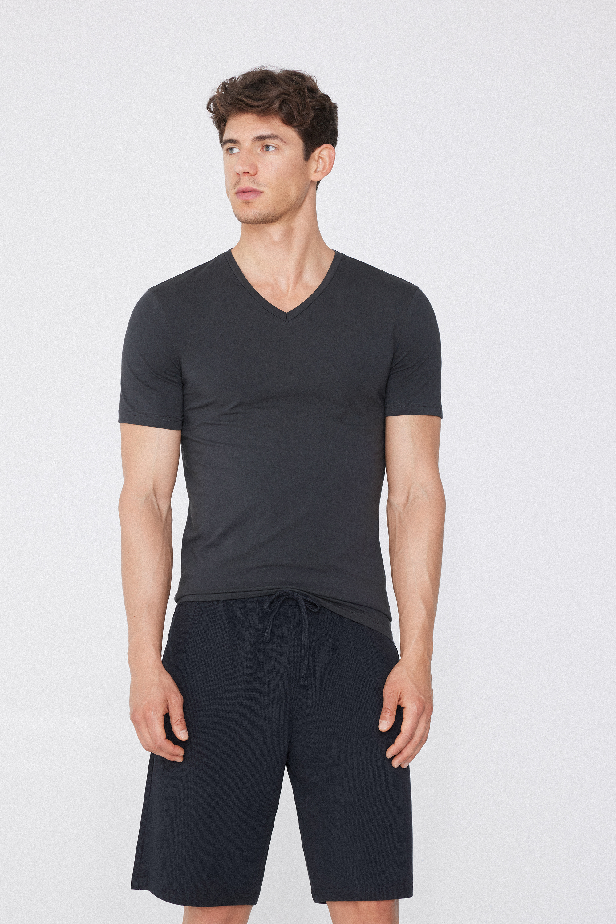 V-Neck T-Shirt in Organic Stretch Cotton