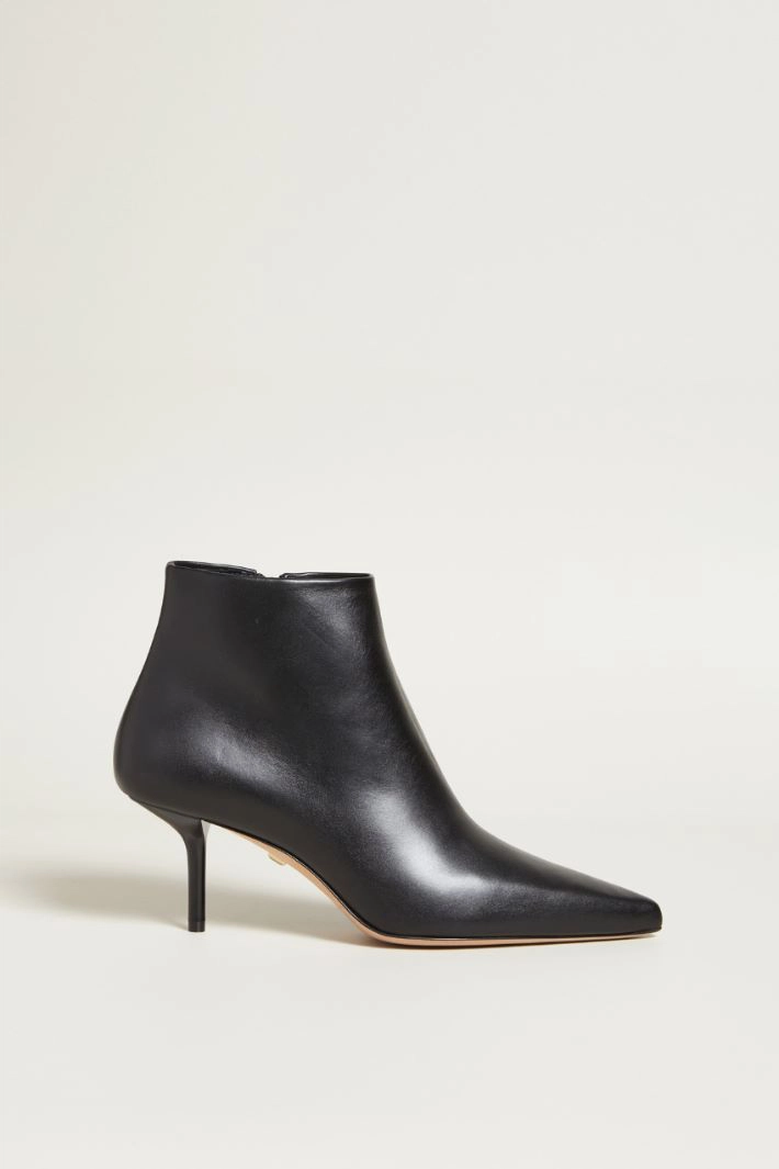 Leather ankle-boots - BLACK