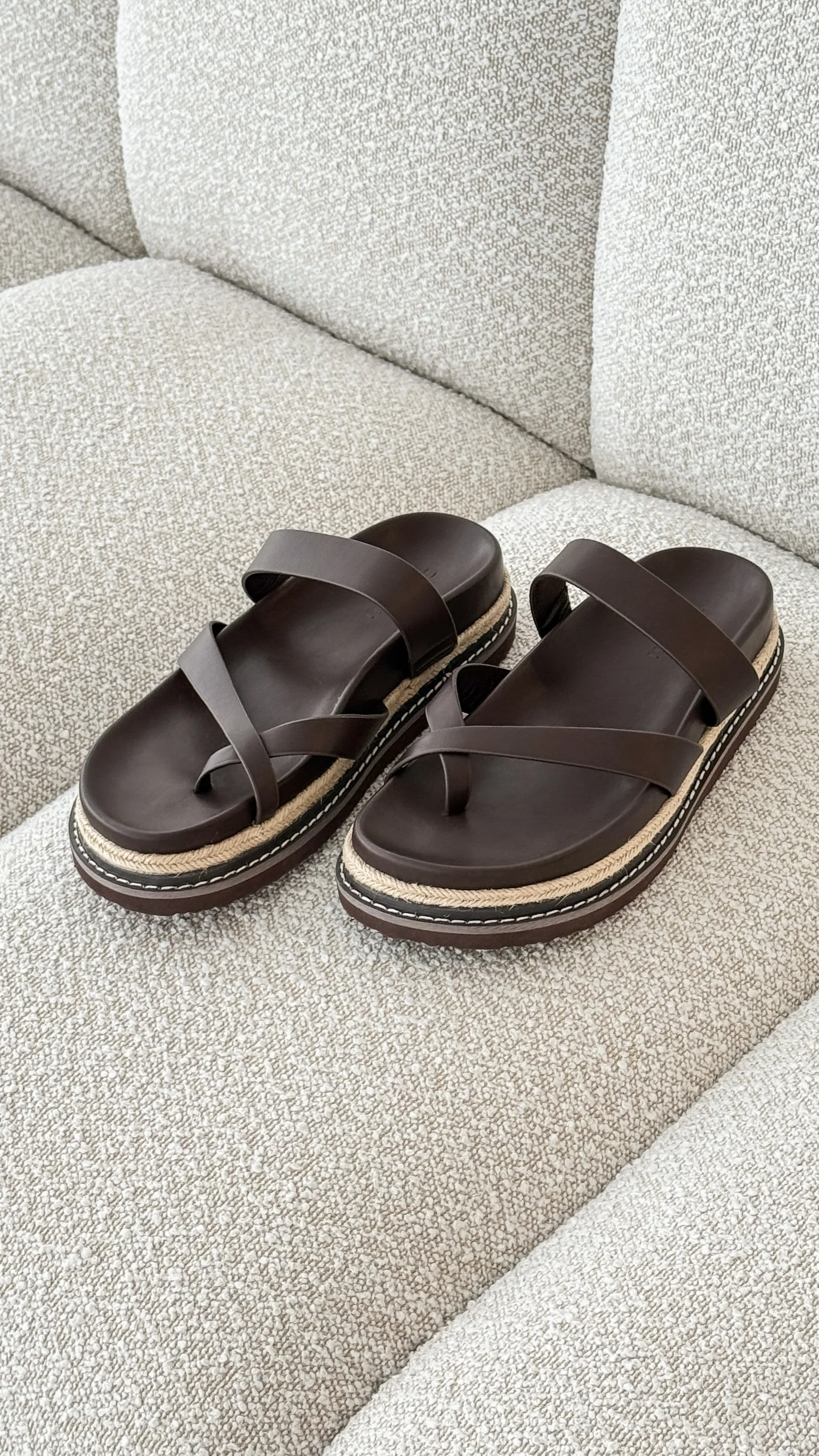 Amia Slide - Chocolate