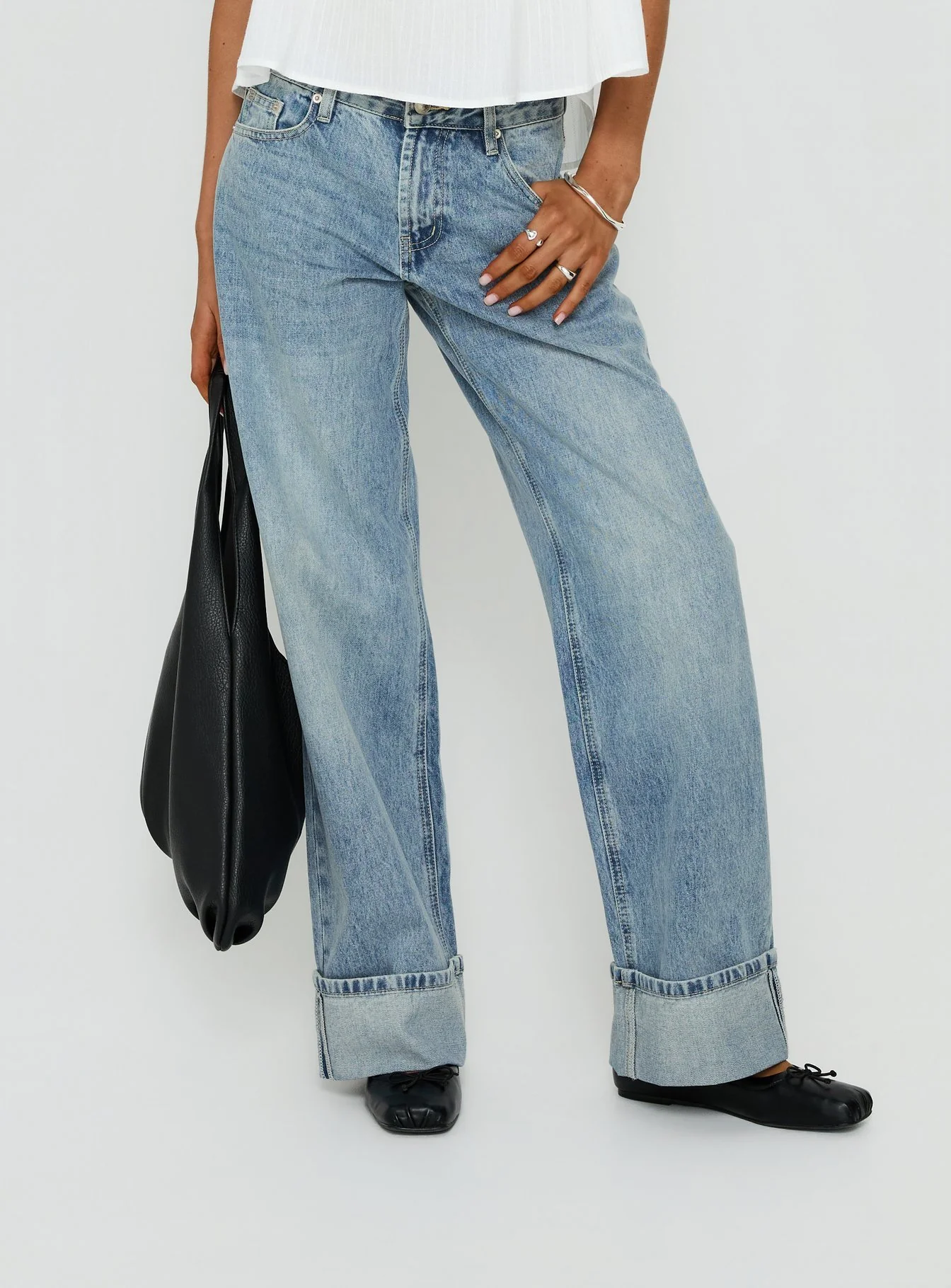 Serenitia Mid Rise Relaxed Cuff Jeans Light Vintage Wash