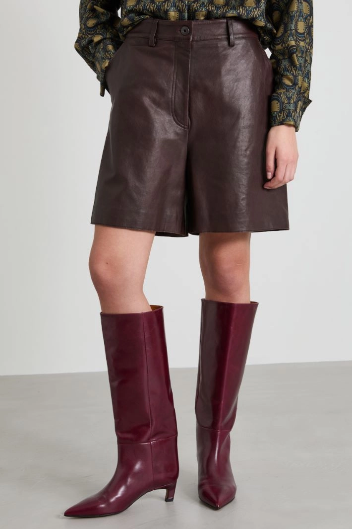 Nappa leather Bermuda shorts - BROWN