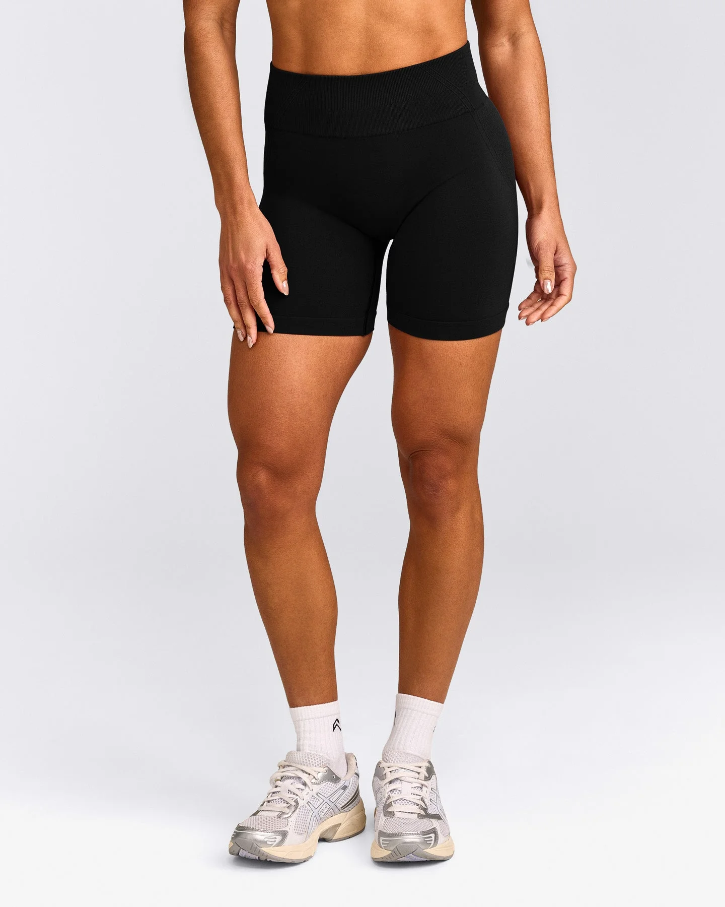 EffortlessLift™ Seamless Mid Rise Shorts with Grey Logo | Black
