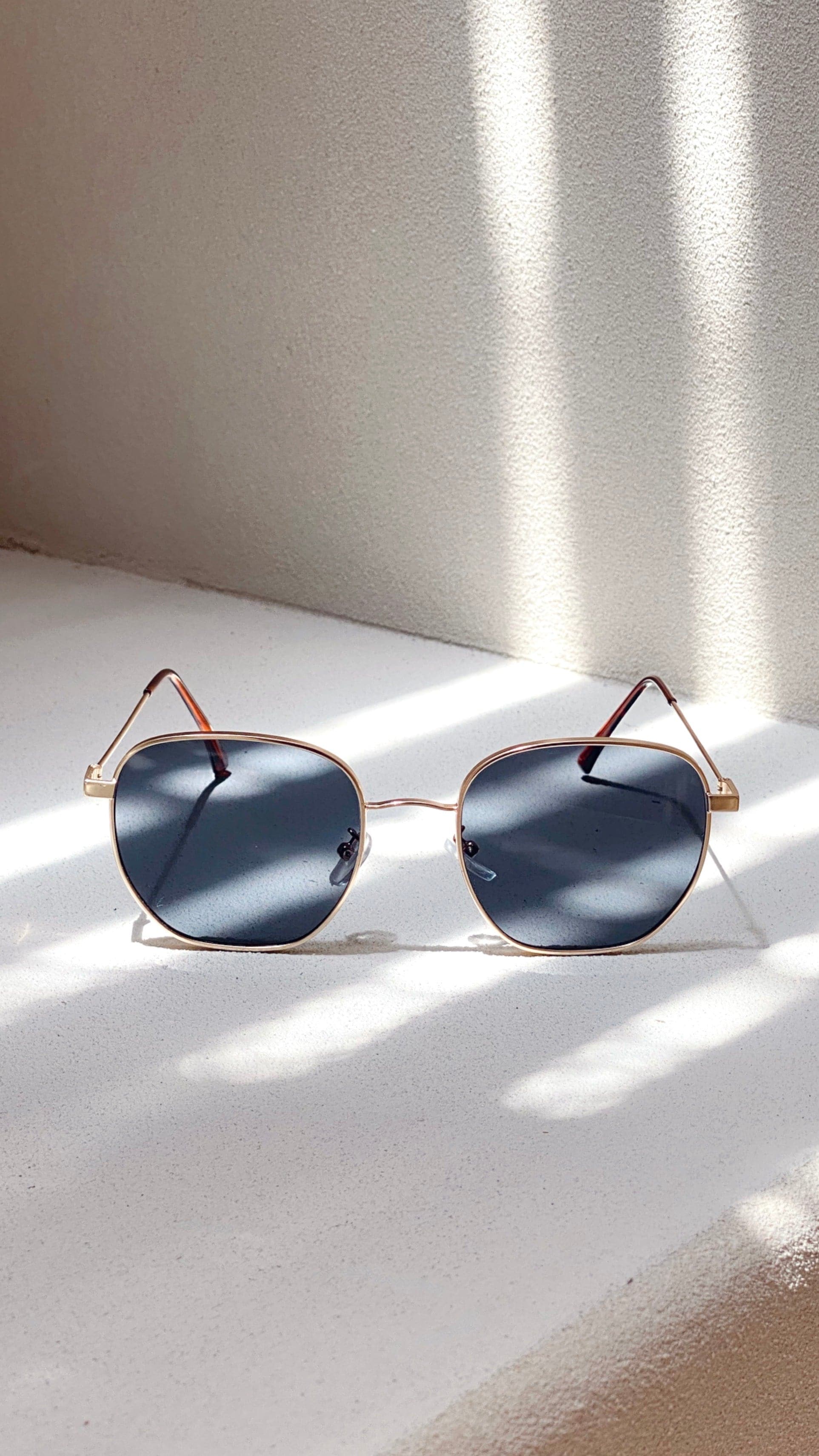 Karmen Sunglasses - Black/Gold