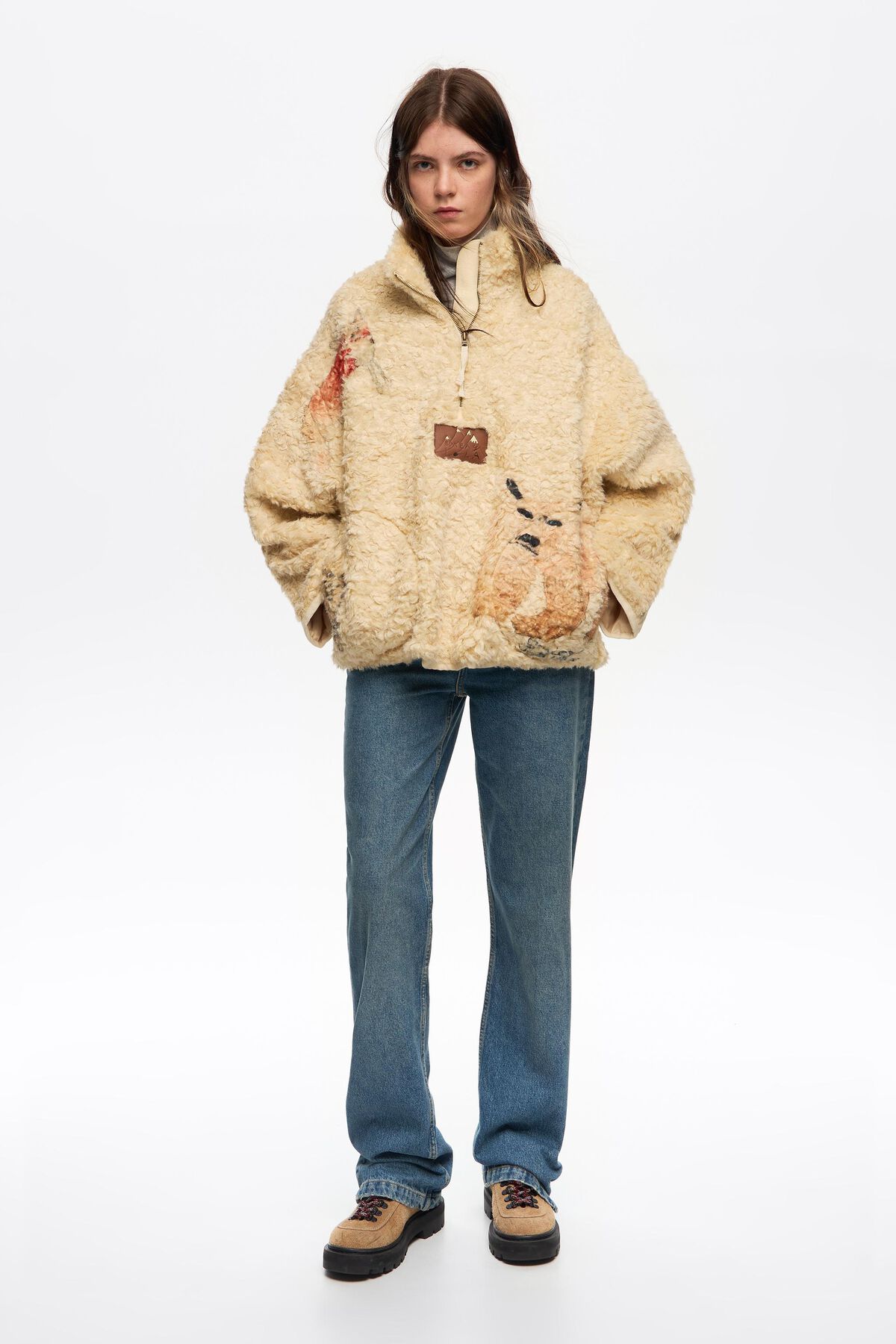 Beige Frío Peludo logo fleece coat