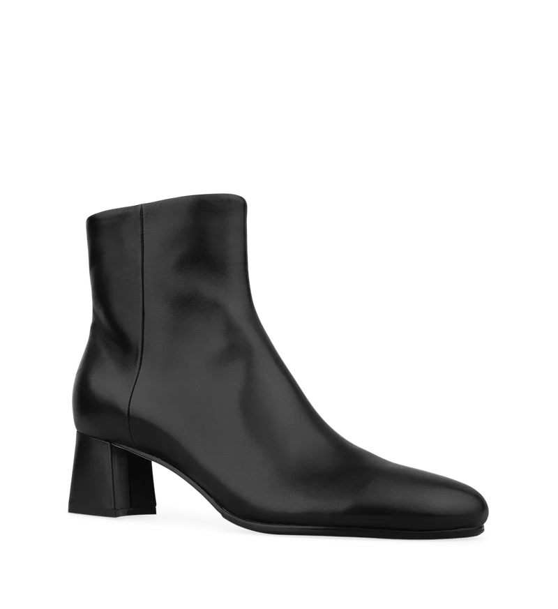Tachuri Black Leather Ankle Boots
