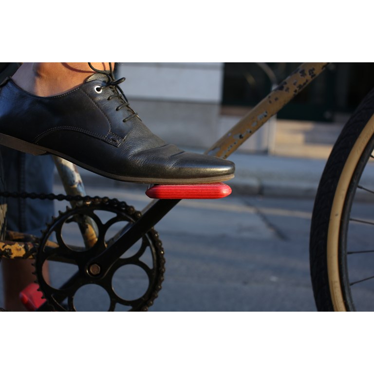 MOTO Colour Pedal - Red