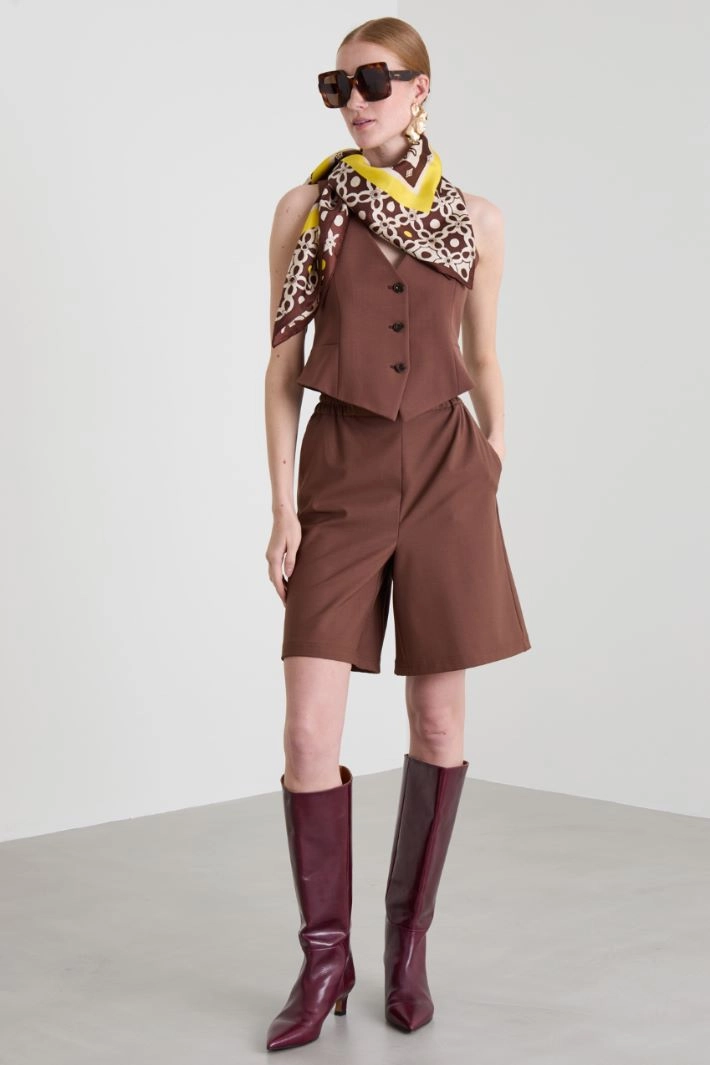 Slim-fit gilet - BROWN