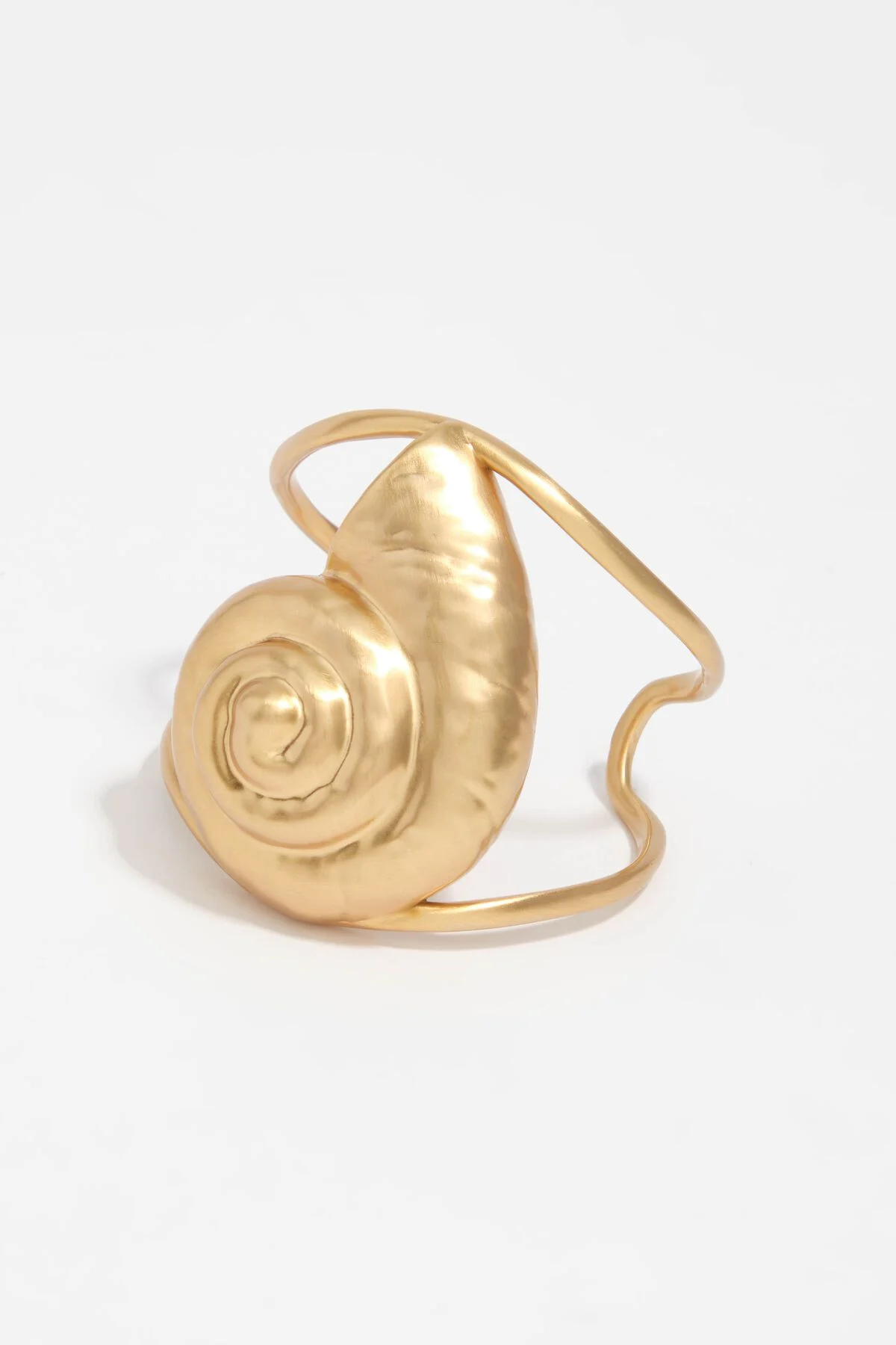 Aged gold seashell bracelet