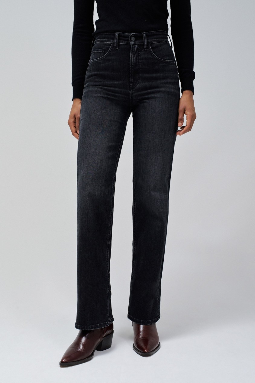 FAITH PUSH IN STRAIGHT JEANS