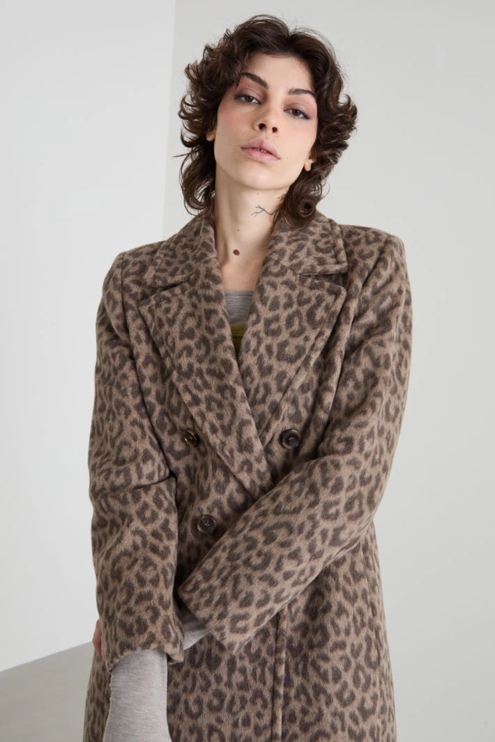 Double-breasted animal print coat - BROWN