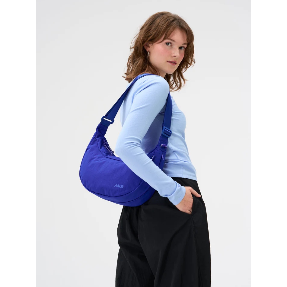 AEVOR Sling Bag 7.5L - Electric Blue