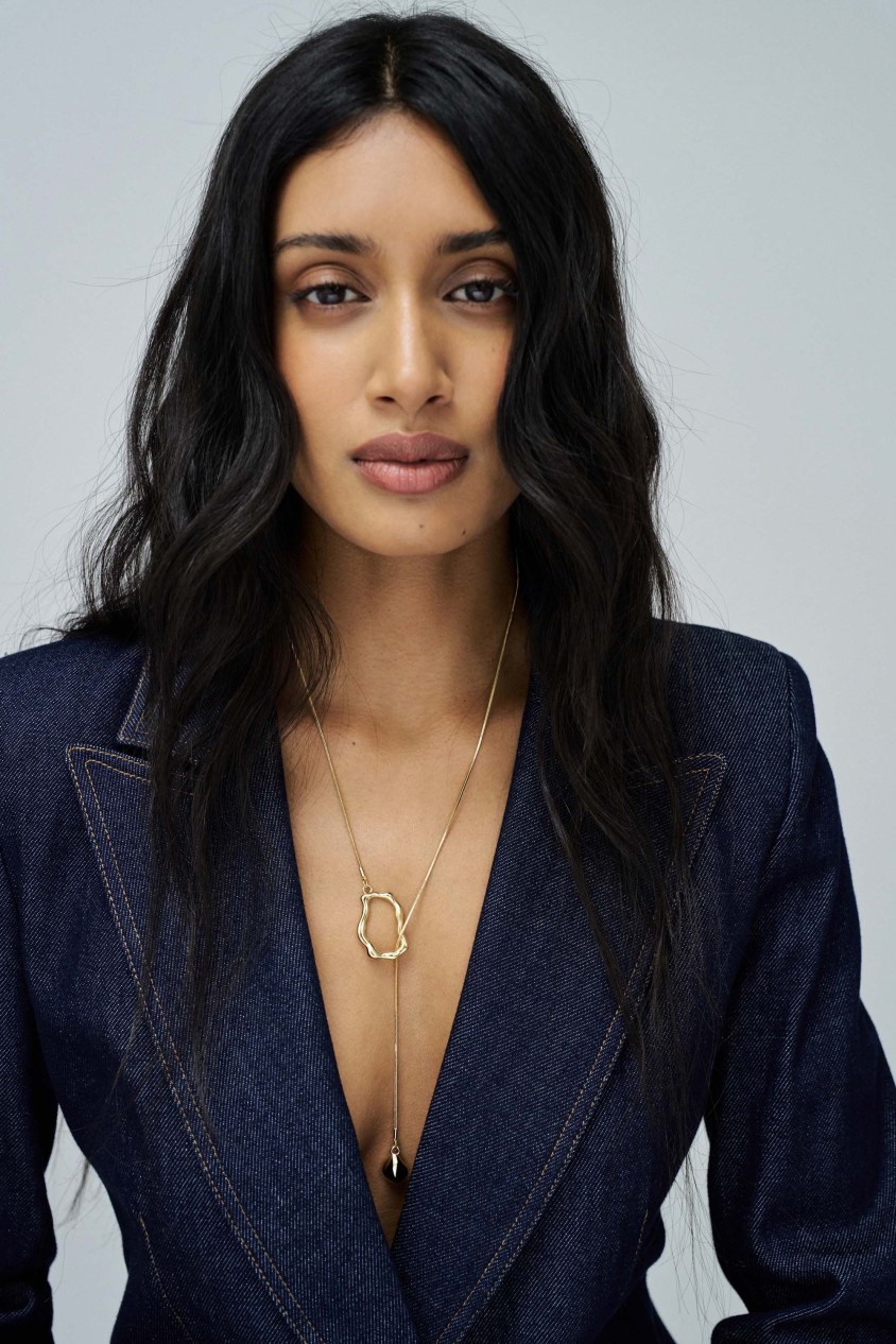 NECKLACE WITH LOOSE PENDANT