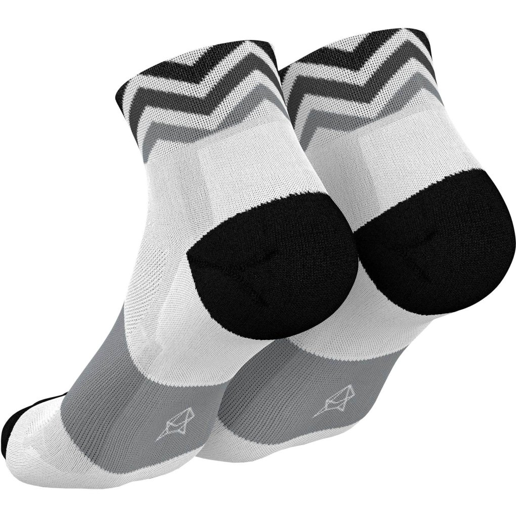 INCYLENCE Ultralight Waves Short Socks - White