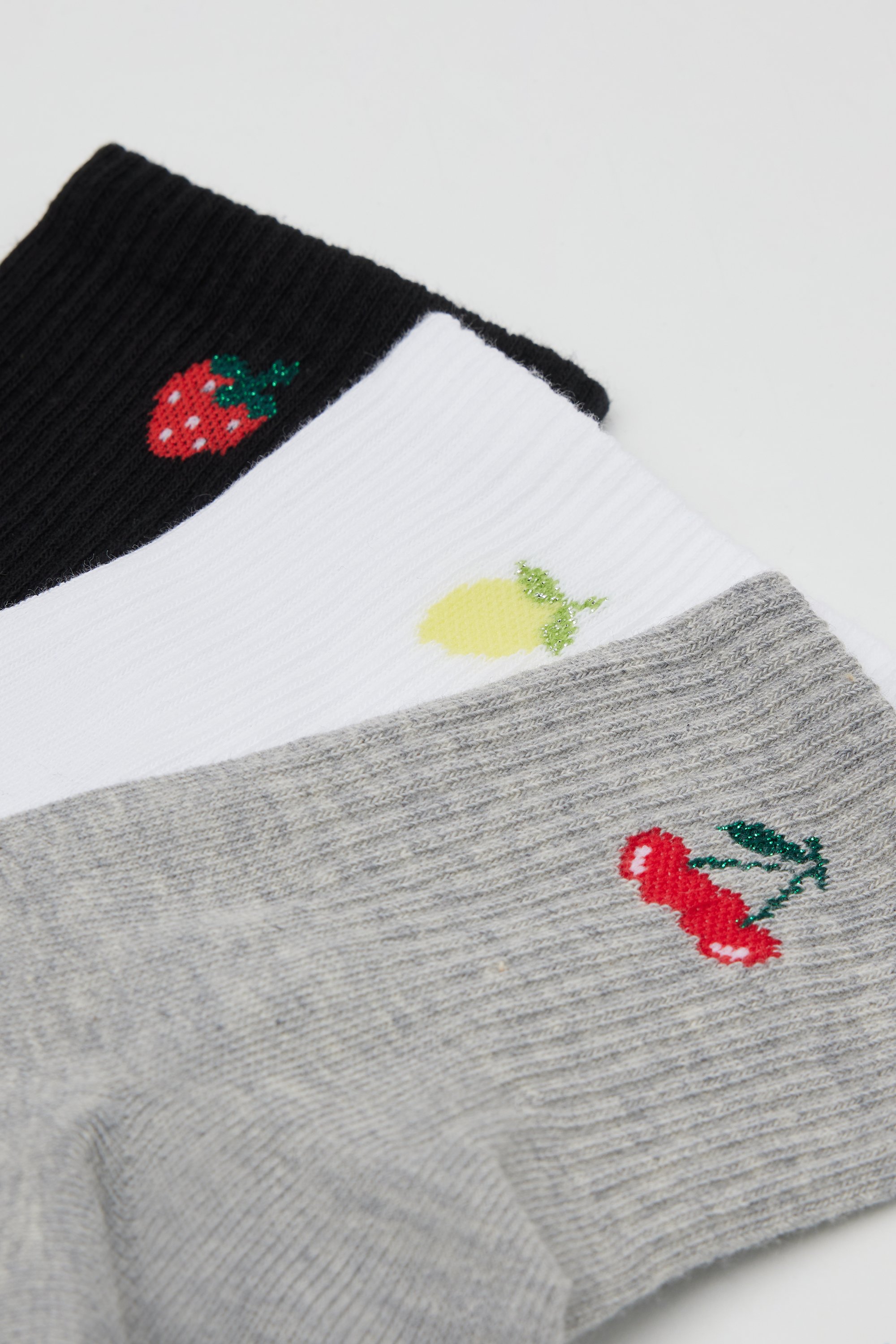 3 Pairs of Women’s Short Patterned Cotton Sports Socks