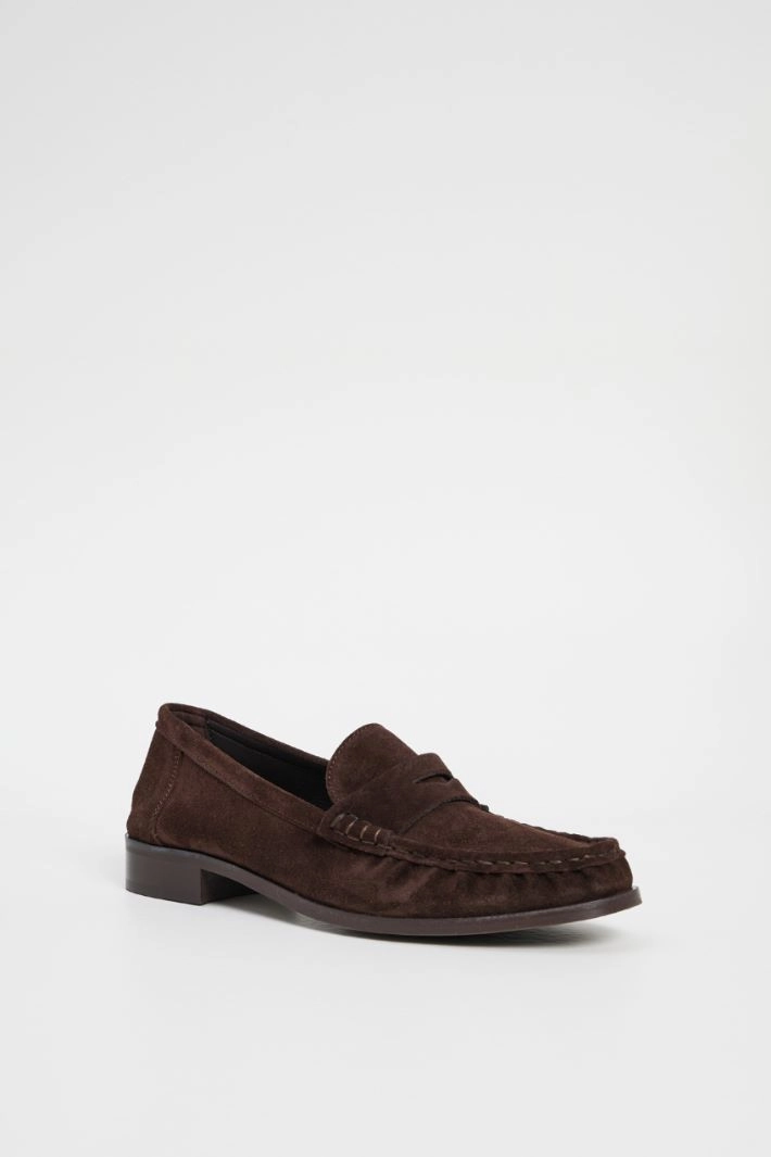 Velvet-effect leather moccasins - BROWN