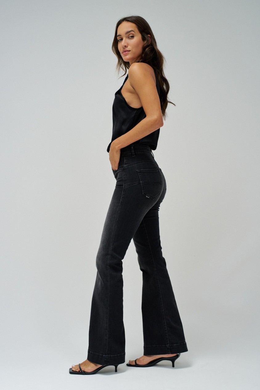 FAITH PUSH IN FLARE JEANS