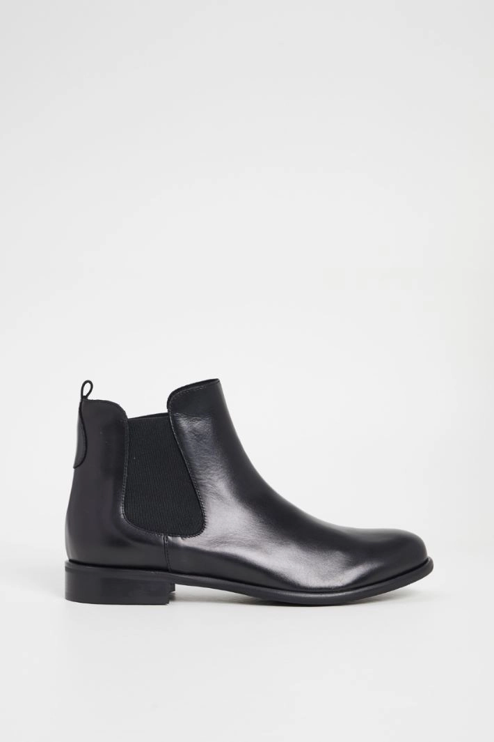 Ankle boots with elastic - BLACK