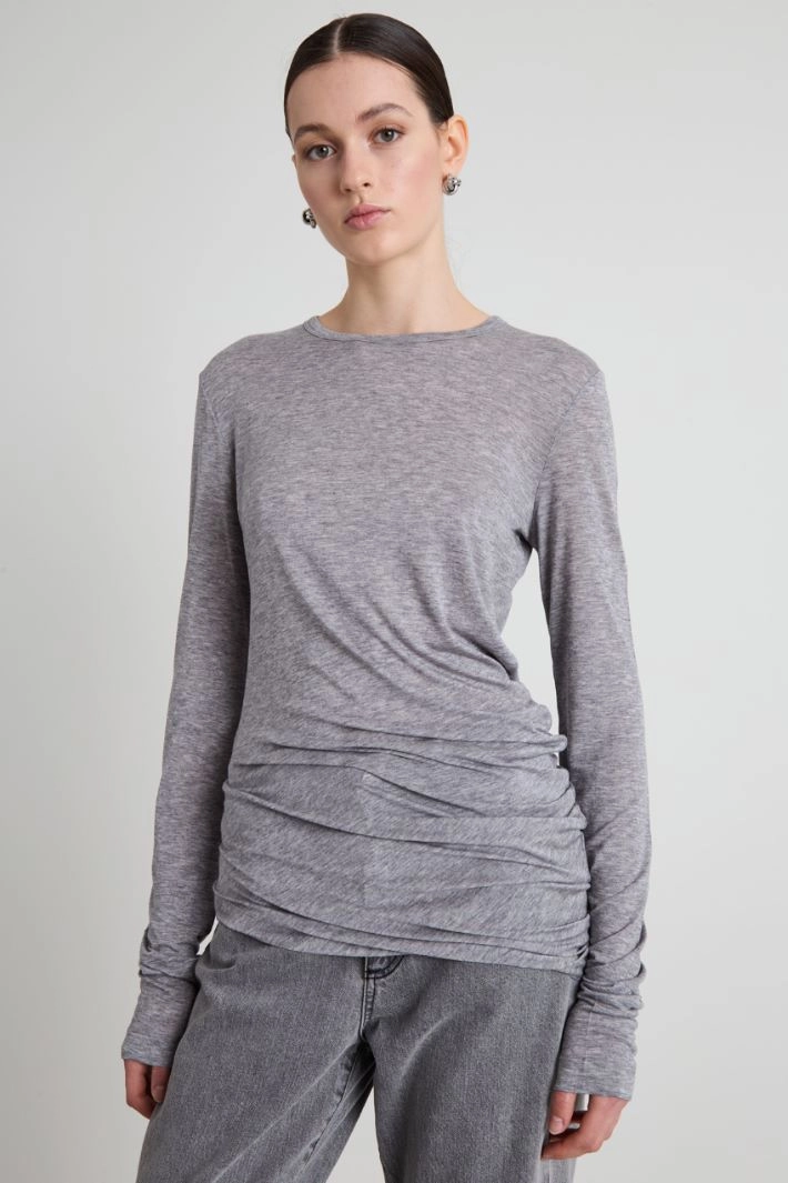T-shirt with asymmetrical bottom - LIGHT GREY