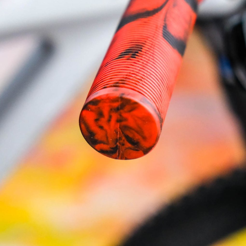 Unleazhed G1 MTB Grips - Red/Black