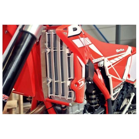 Protection de radiateur UP Design MX1357Ref : UPD0479 / MX1357