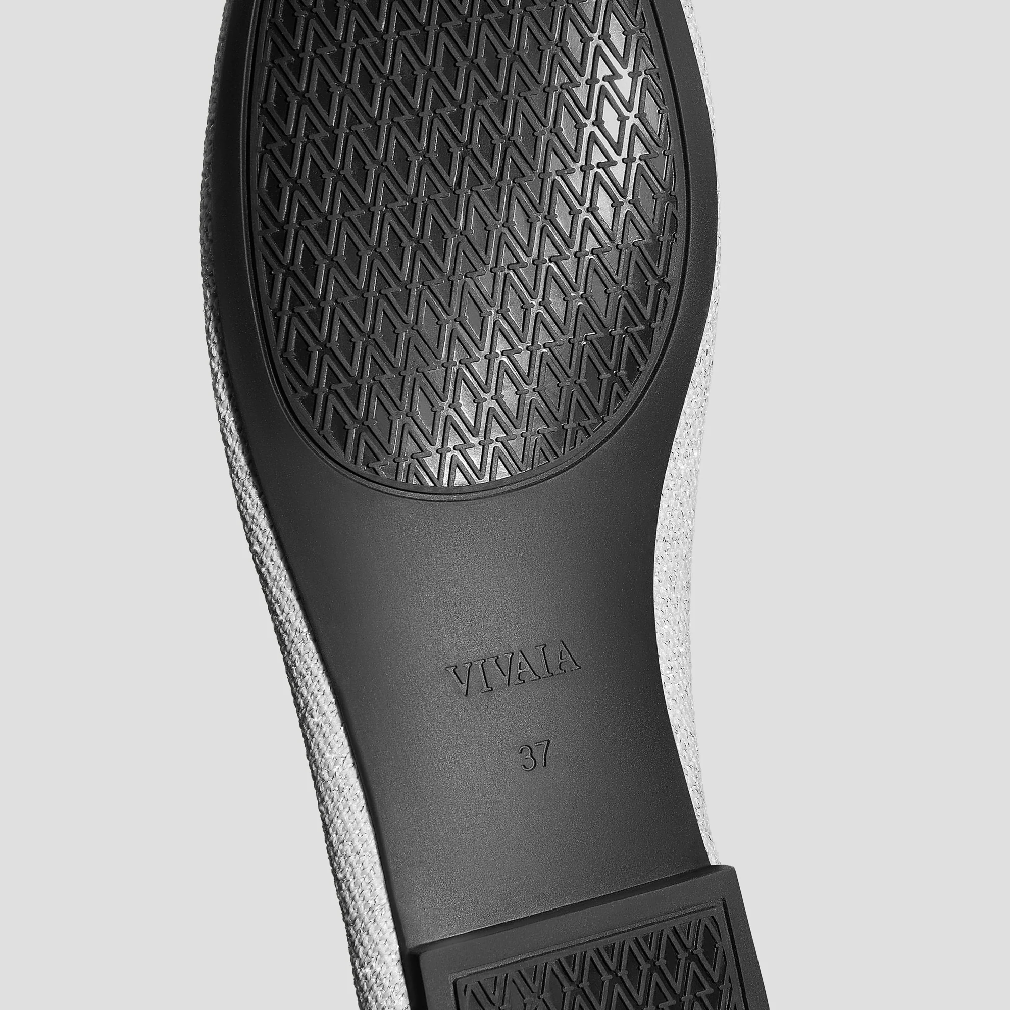 Almond-Toe Nude Flats (Nubia)