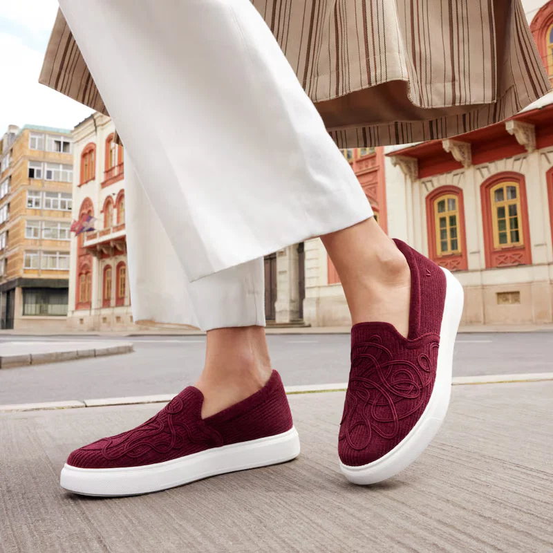 Classic Unisex Sneakers (V-Tune)