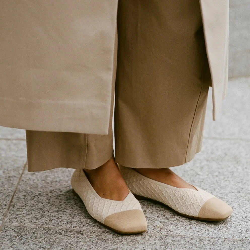 Square-Toe Margot V-Cut Flats (Margot 3.0)
