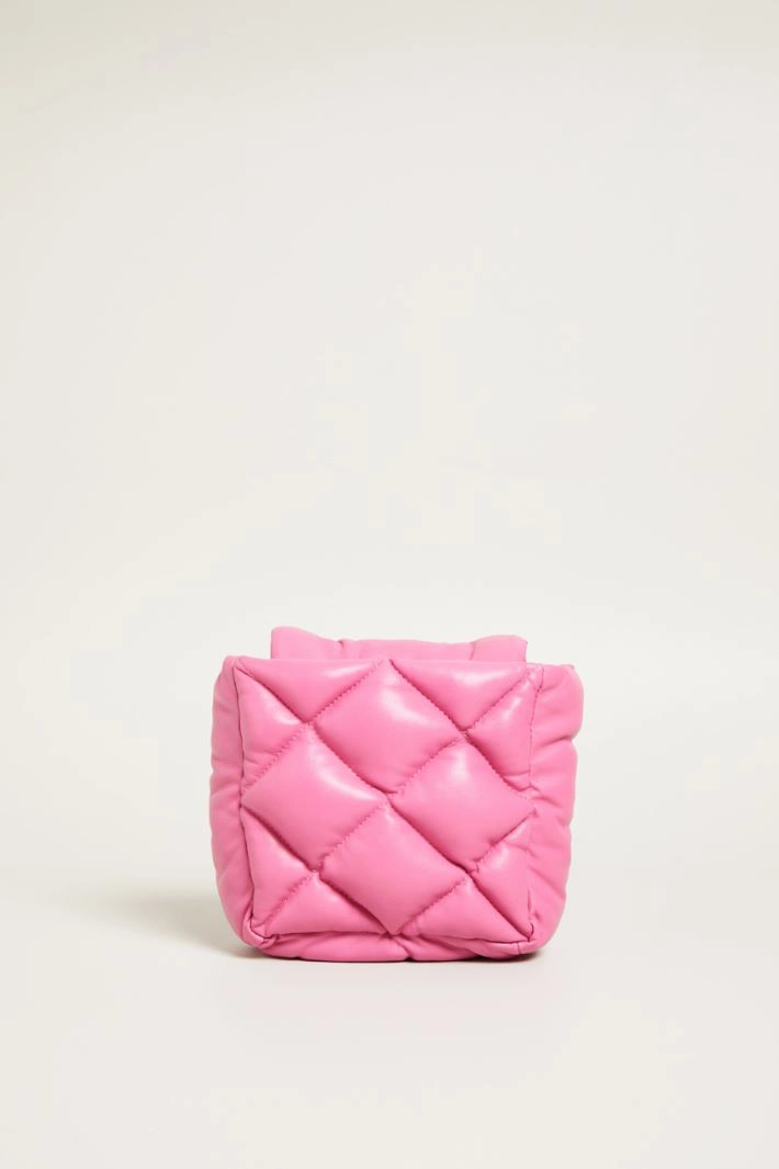 Padded and quilted crossbody bag - FUCHSIA