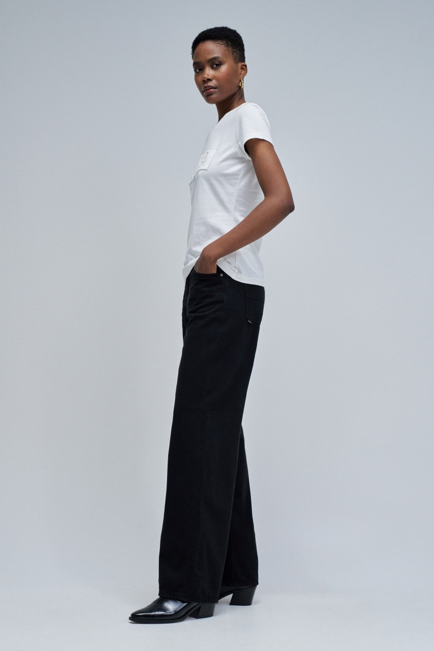 T-SHIRT WITH BRANDING