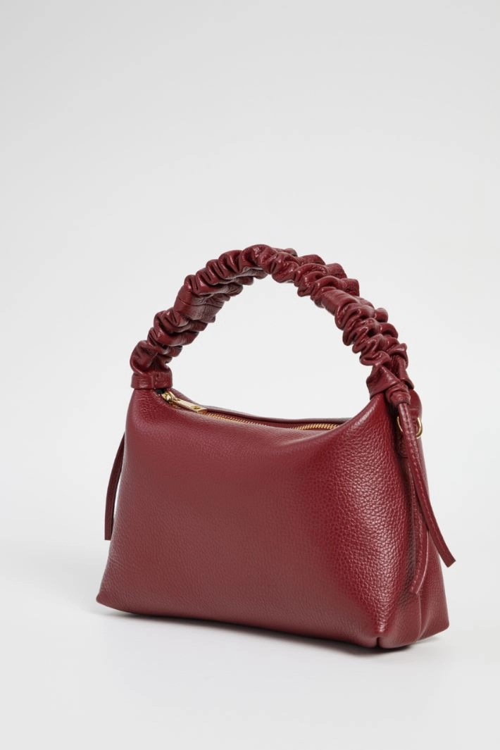 Bag with curled handle - BORDEAUX