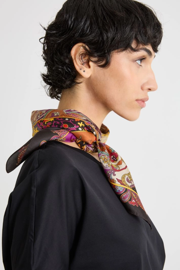 Printed silk scarf - BROWN