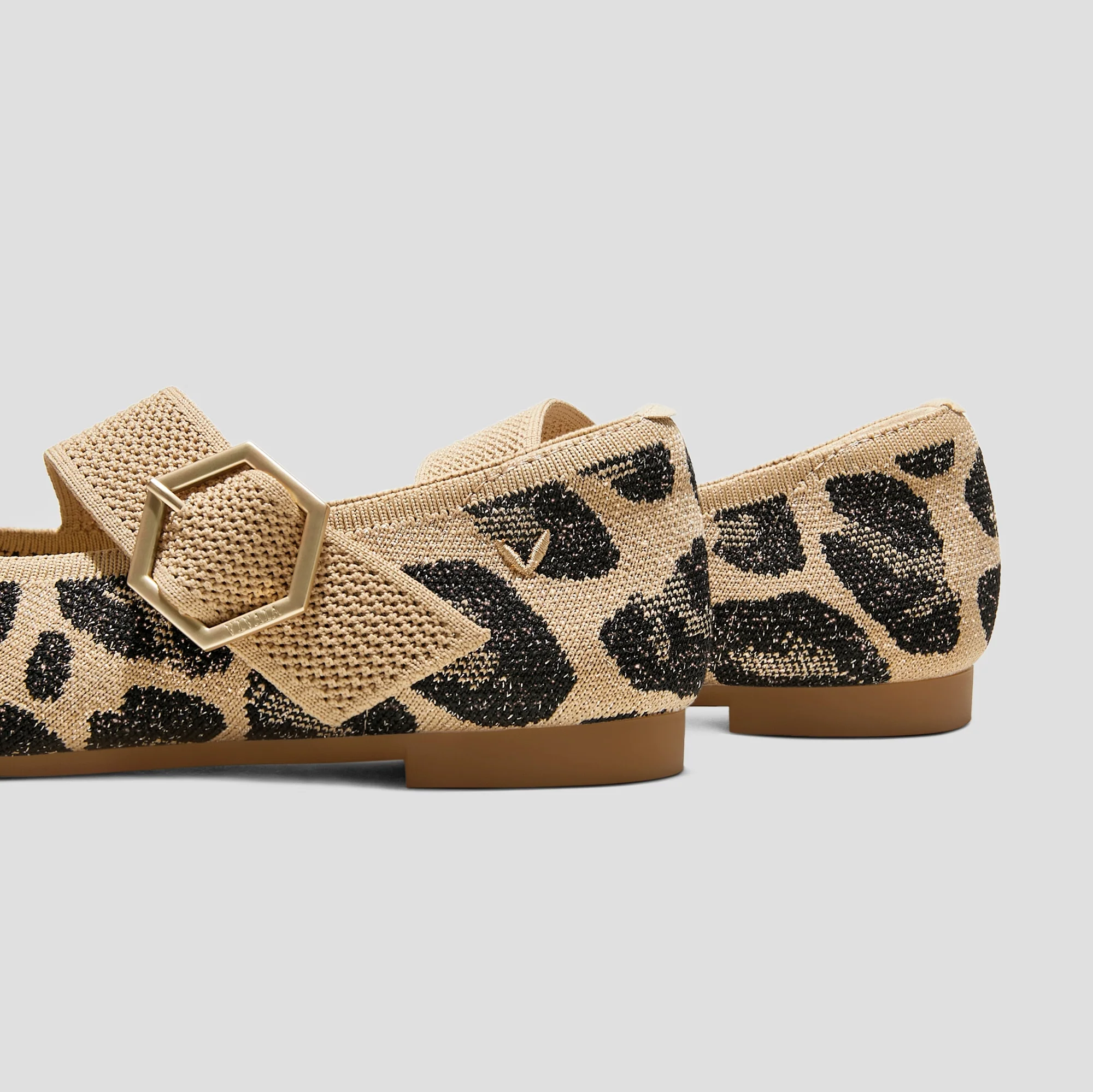 Pointed-toe Mary-Jane Flats (Maria)