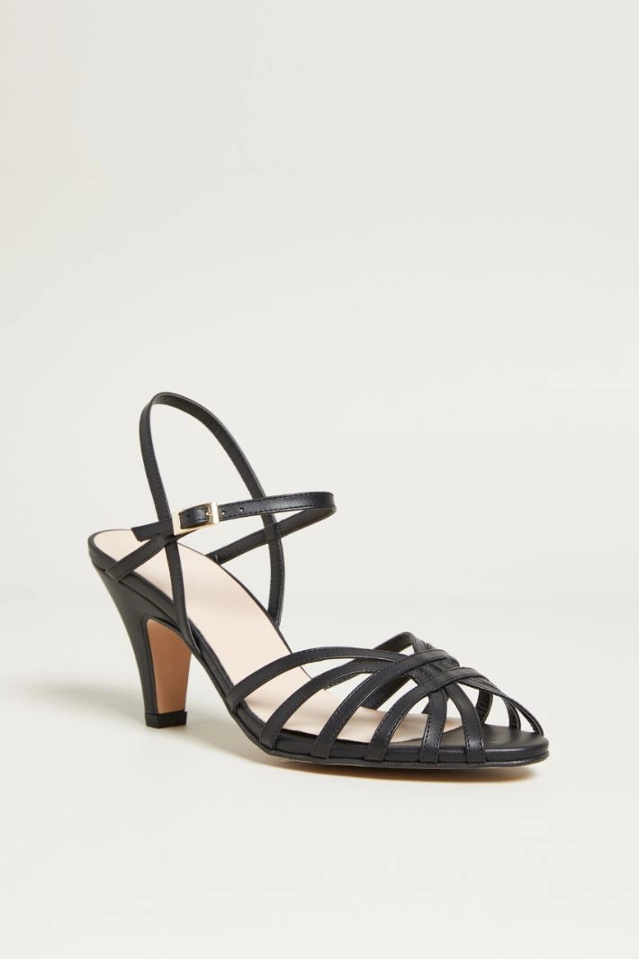 Sandals with straps - BLACK