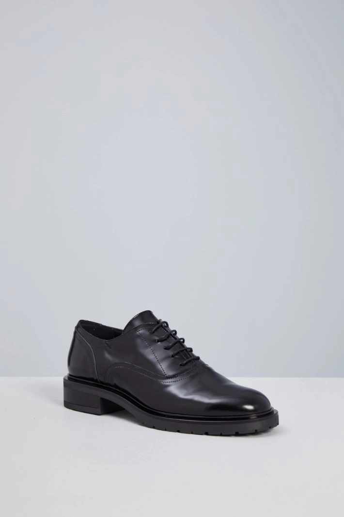 Shoes with tonal laces - BLACK