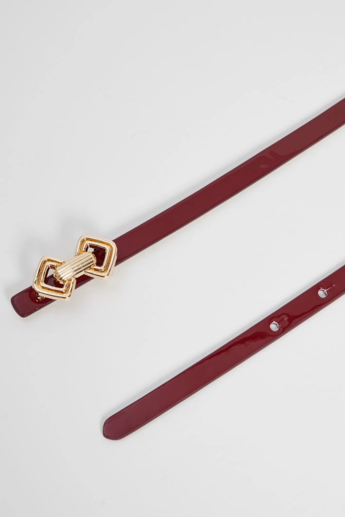 Thin patent leather belt - BORDEAUX